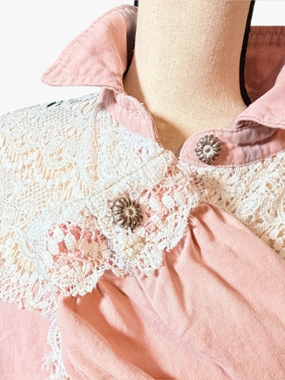 POL Clothing Boho Mixed Lace Patchwork Denim Shacket Pink Size Large - Picture 9 of 12